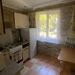 شقة на проспекті